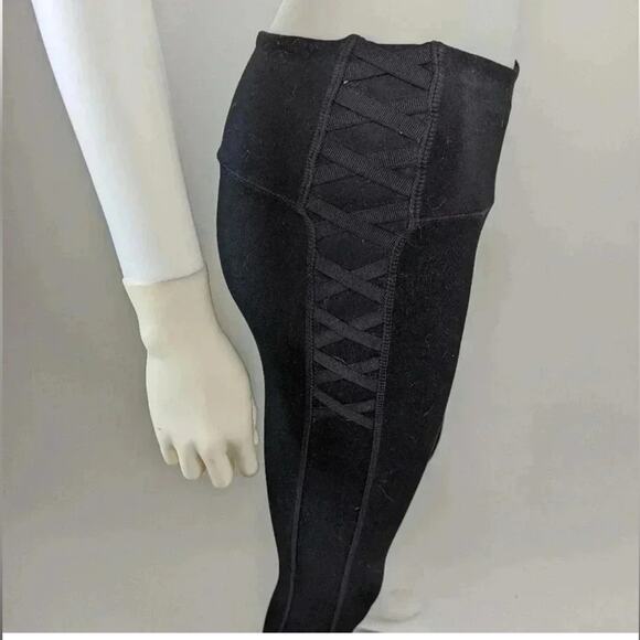 Black Leggings with Crisscross Side Detail - Picture 6 of 7